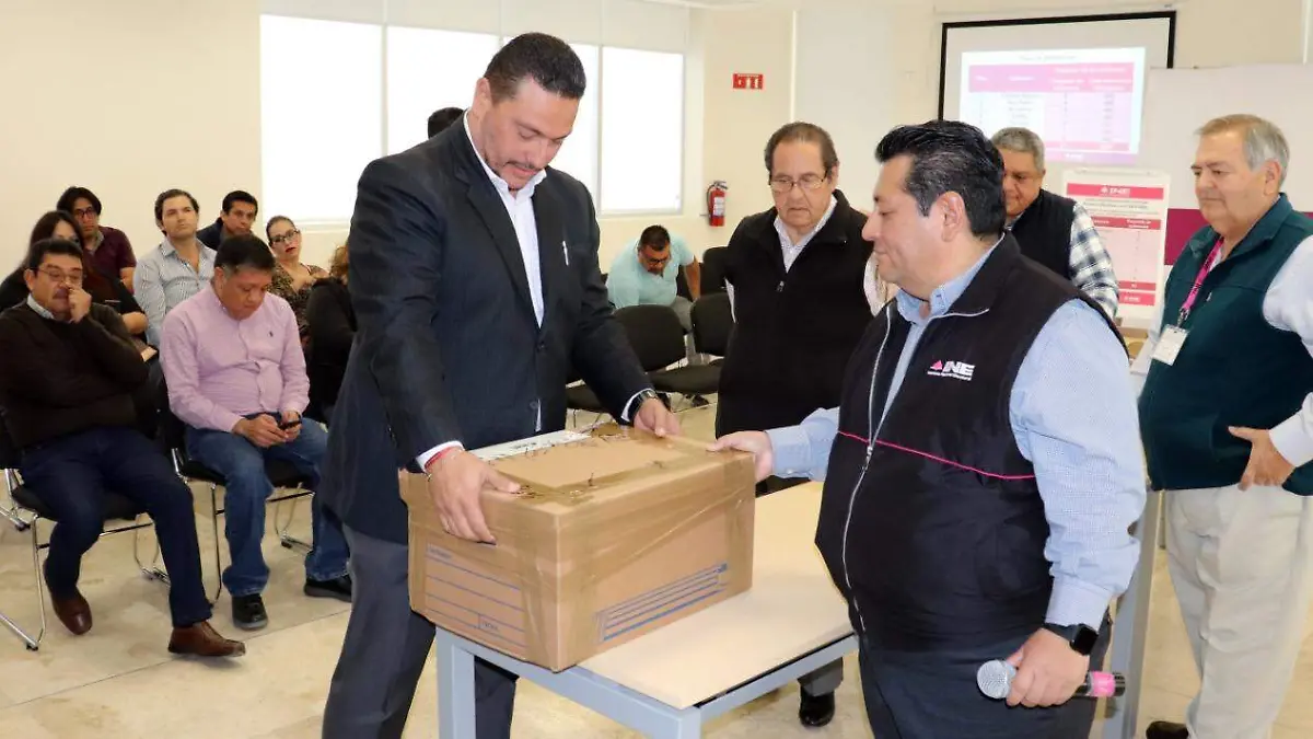 45 ENTREGA INE COAHUILA EXAMENES PARA ASPIRANTES2